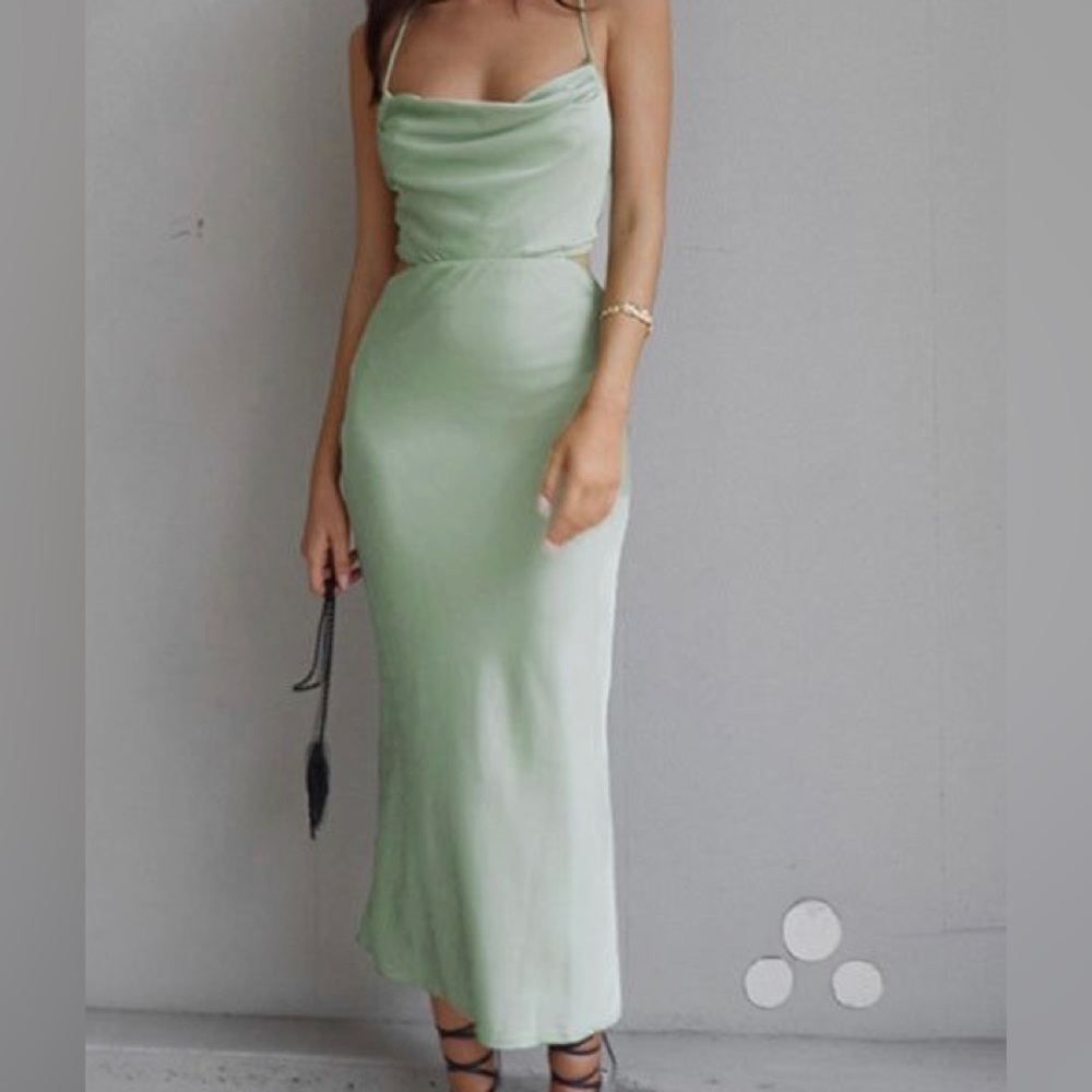 Dress - Picture 2 of 6
